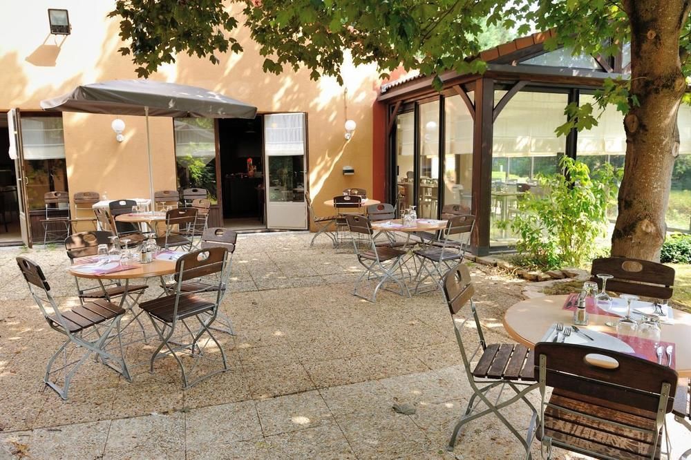 Hotel Campanile Vichy - Bellerive Exterior foto